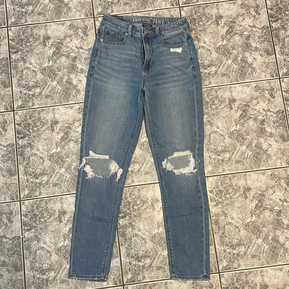 AE Mom jeans - Picture 1 of 5